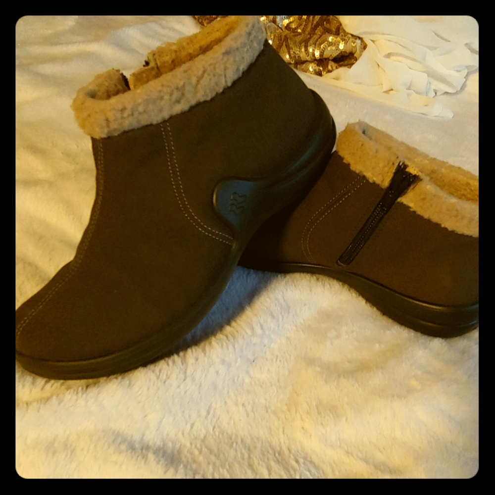Wool lined booties Romika